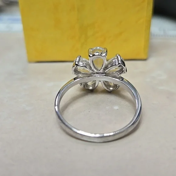 Sterling Silver 925 Rhinestones Floral Ring Size 6 Weigt 2g - Picture 15 of 17